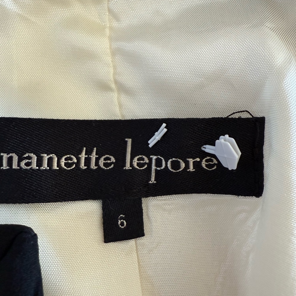 Nanette Lepore Vintage Ivory Cotton Coat with Black Trim Size 6 - Picture 3 of 9